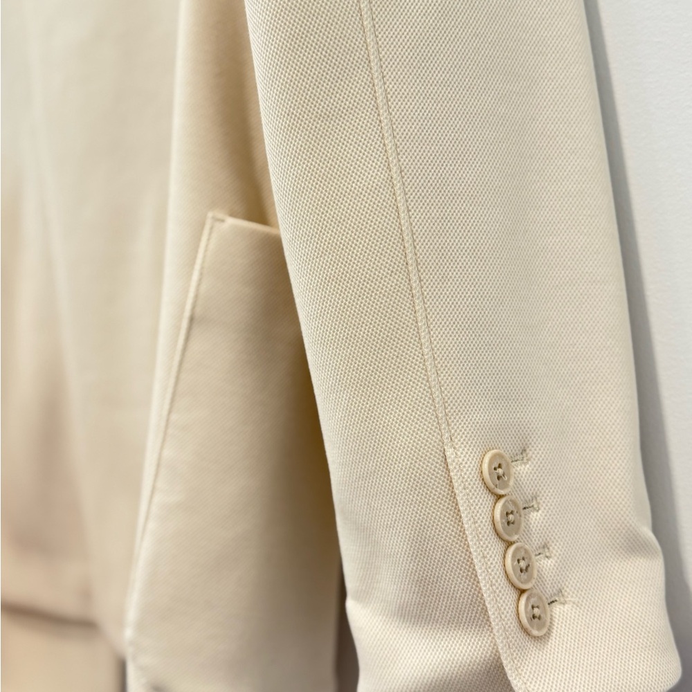 Banana Republic versatile cream women's unstructured thick knit blazer. Size 8 - Picture 3 of 3